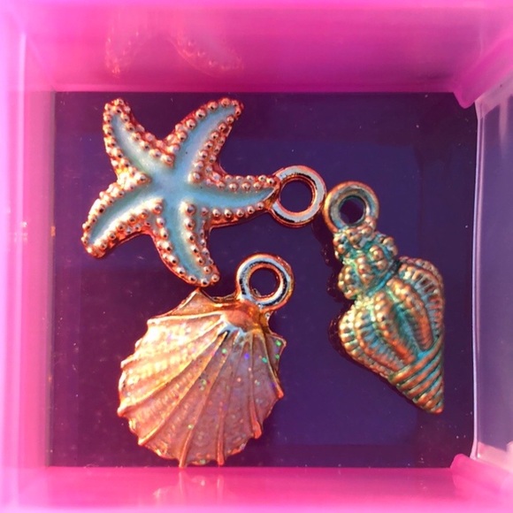 BRAND NEW 3 Adorable Colorful Seaside Charms 1/2" - Picture 8 of 11